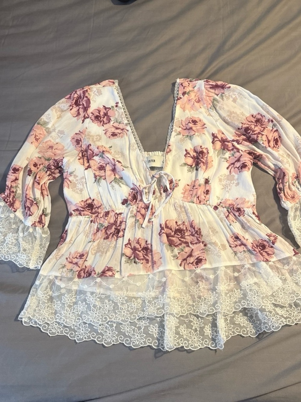 Hollister White Floral Lace-Trim Peplum Blouse